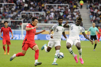 Santiago del Estero, Argentina.- En las fotos tomadas el 4 de junio del 2023, durante el partido entre Corea del Sur y Nigeria por los cuartos de final del Mundial Sub-20 en el Estadio Único Madre de Ciudades. Corea del Sur, con un gol del central Choi Seokhyun en la primera parte de la prórroga, superó este domingo a Nigeria por 1-0 y se medirá con Italia por un puesto en la final del Mundial.