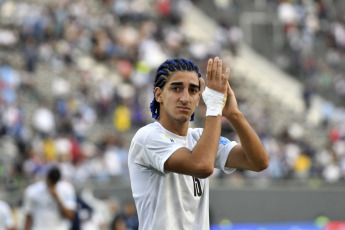 La Plata, Argentina.- En las fotos tomadas el 8 de junio del 2023, durante el partido entre Uruguay e Israel en el Estadio Único Diego Armando Maradona. La selección de Uruguay se clasificó este jueves a la final del Mundial Sub-20 tras vencer por 1-0 a Israel con gol de Anderson Duarte. La Selección de Uruguay enfrentará a Italia en la final.