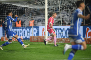 Mendoza, Argentina.- En las fotos tomadas el 22 de junio del 2023, durante el partido entre Boca Juniors y Godoy Cruz por la fecha 21 del torneo de la Liga Profesional en el estadio Malvinas Argentinas, de Mendoza. Godoy Cruz logró un histórico triunfo por 4 a 0 ante Boca Juniors, que deambula en mitad de tabla de la Liga Profesional. El elenco que dirige Jorge Almirón sumó su tercer partido sin victorias como visitante.