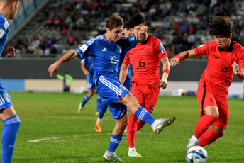 La Plata, Argentina.- En las fotos tomadas el 8 de junio del 2023, durante el partido entre Italia y Corea del Sur en semifinales del Mundial Sub-20 Argentina 2023 en el estadio Diego Armando Maradona de La Plata. Italia jugará ante Uruguay el domingo su primera final de un Mundial Sub-20, al vencer a Corea del Sur 2-1.