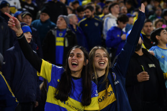 Buenos Aires, Argentina.- En las fotos tomadas el 29 de junio del 2023, durante el partido entre Boca Juniors y Monagas en un partido correspondiente a la fecha 6 del Grupo F de la Copa Libertadores en el estadio la Bombonera. Boca Juniors derrotó 4-0 a Monagas y se quedó con el primer puesto del Grupo F de la Copa Libertadores a la espera de conocer a su rival para los octavos de final del certamen continental. Marcelo Weigandt, Valentín Barco y Luis Vázquez, en dos oportunidades, marcaron los tantos del equipo que conduce Jorge Almirón.