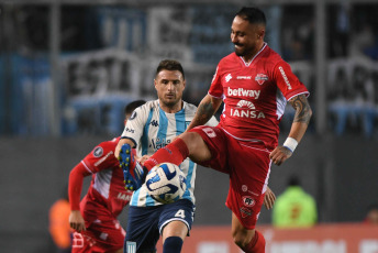 Buenos Aires, Argentina.- En las fotos tomadas el 28 de junio del 2023, durante el partido entre Racing Club y Ñublense de Chile en un encuentro jugado en el Cilindro de Avellaneda, válido por la sexta y última jornada de la Zona A de la Copa Libertadores de América. Racing goleó por 4 a 0 a Ñublense de Chile y finalizó en el primer lugar de la tabla.