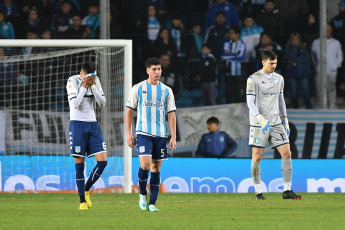 Buenos Aires, Argentina.- En las fotos tomadas el 22 de junio del 2023, durante el partido entre Racing y Barracas Central en el Cilindro de Avellaneda, por la 21era. jornada de la Liga Profesional de Fútbol. Racing y Barracas Central empataron. El gol de la “Academia” lo anotó Aníbal Moreno a los 20 minutos de la primera etapa, mientras que para el “Guapo” empató Francisco Álvarez a los 40 del segundo tiempo.