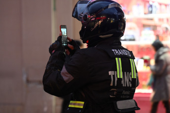 Jujuy, Argentina.- En las fotos tomadas el 21 de junio del 2023, durante la marcha de antorchas en Jujuy por la liberación de los detenidos. Tras los incidentes que se produjeron en las inmediaciones de la Legislatura de Jujuy, manifestantes exigen la liberación de las casi 70 personas que fueron detenidas durante los enfrentamientos con las fuerzas de seguridad.