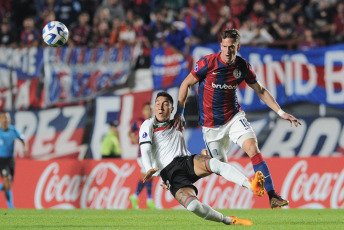 Buenos Aires, Argentina.- En las fotos tomadas el 8 de junio del 2023, durante el partido entre San Lorenzo y Palestino en el Estadio Nuevo Gasómetro. San Lorenzo empató 0-0 con Palestino de Chile y pende de un hilo su clasificación al repechaje para avanzar a los octavos de final de la Copa Sudamericana.