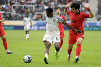 Santiago del Estero, Argentina.- En las fotos tomadas el 4 de junio del 2023, durante el partido entre Corea del Sur y Nigeria por los cuartos de final del Mundial Sub-20 en el Estadio Único Madre de Ciudades. Corea del Sur, con un gol del central Choi Seokhyun en la primera parte de la prórroga, superó este domingo a Nigeria por 1-0 y se medirá con Italia por un puesto en la final del Mundial.