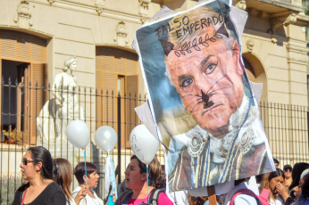 Jujuy, Argentina.- En las fotos tomadas el 26 de junio del 2023, estatales retoman medidas de fuerza y comunidades originarias mantienen los cortes de ruta. En el marco de las denuncias recibidas en las visitas realizadas a Jujuy la semana pasada, la Secretaría de Derechos Humanos de la Nación pidió a la justicia federal que inicie una investigación penal de forma urgente sobre el accionar de las fuerzas de seguridad provinciales en la feroz represión contra manifestantes.