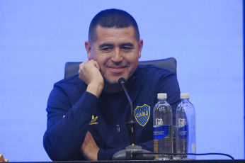 Buenos Aires, Argentina.- In the photos taken on June 14, 2023, Juan Román Riquelme spoke at a press conference and confirmed that his tribute match will be on Sunday, June 25, at La Bombonera, before a crowd of Boca fans who they will fire him. “He is going to play on the most beautiful field in the world, with the most beautiful fans in the world,” said Román.