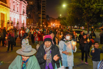 Jujuy, Argentina.- En las fotos tomadas el 25 de junio del 2023, docentes autoconvocados de Jujuy se manifestaron en contra de la decisión de levantar el paro, en reclamo de salarios dignos, contra la reforma constitucional, y exigieron la realización de una nueva asamblea que garantice una participación más amplia. La semana pasada, tras la violenta represión policial en la provincia durante una protesta contra la reforma constitucional, que causó más de 170 heridos y 68 detenidos, las autoridades del Gobierno buscaron avanzaron con "una mejora salarial" a fin de que los docentes retornen a las clases.