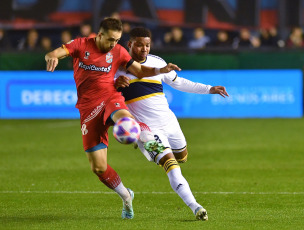 Sarandí, Argentina.- En las fotos tomadas el 1 de junio del 2023, durante el partido entre Arsenal y Boca en la jornada 19 de la Liga Profesional Argentina en el Estadio Julio Humberto Grondona. Arsenal venció por 1-0 a Boca como local. El gol fue marcado por Joaquin Pombo, a los 25 minutos. En la próxima fecha, Boca se medirá con Lanús, mientras que Arsenal tendrá como rival a Talleres.