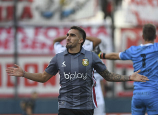 Buenos Aires, Argentina.- In the photos taken on July 25, 2023, during the match between Estudiantes and All Boys for the round of 16 of the Argentine Cup at the Centenario Ciudad de Quilmes Stadium. Estudiantes beat All Boy 1-0 and advanced to the round of 16, waiting for their next rival, the winner of the match between Independiente and Central Córdoba from Santiago del Estero.