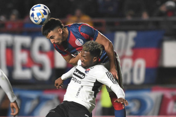 Buenos Aires, Argentina.- En las fotos tomadas el 19 de julio del 2023, durante el partido entre San Lorenzo e Independiente Medellín por la Copa Sudamericana en el Estadio Pedro Bidegain. Deportivo Independiente Medellín perdió 0-2 con San Lorenzo por el partido de vuelta del repechaje en la Copa Sudamericana y quedó eliminado del torneo.