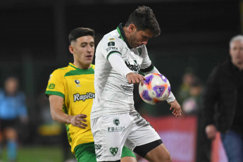 Buenos Aires, Argentina.- In the photos taken on July 23, 2023, during the match between Defensa y Justicia and Sarmiento for the 26th. date of the Professional Football League at the Norberto Tomaghello Stadium. Defensa y Justic beat Sarmiento 3-0 at home. For Defensa y Justicia, the goals were scored by Nicolás Tripicchio (at 11 minutes), David Barbona (at 54 minutes) and Facundo Echevarría (at 93 minutes). On the next date, Sarmiento will face Banfield, while Defensa y Justicia will have Union as a rival.