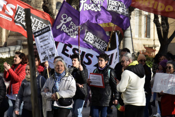 Jujuy, Argentina.- En las fotos tomadas el 20 de julio del 2023, durante una marcha contra la represión, la reforma en Jujuy y por la "Noche del Apagón". A un mes de la represión policial del 20 de junio en la provincia, que conicide además con los 47 años de la Noche del Apagón se realizaron protestas en todo el país para repudiar la represión en Jujuy impulsada por el gobierno de Gerardo Morales contra quienes se oponen a la reforma constitucional y homenajearon a las víctimas de los secuestros perpetrados en la última dictadura en la denominada "Noche del Apagón".