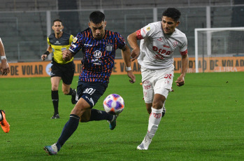 Córdoba, Argentina.- In the photos taken on July 10, 2023, during the match between Talleres and Unión on date 24 of the Professional League at the Mario Alberto Kempes Stadium. Talleres equalized 0-0 against Unión, a result that postponed the coronation of River Plate. El Millonario secured first place and this result forces T to win next Friday against Huracán in Parque Patricios to continue their tournament dispute.