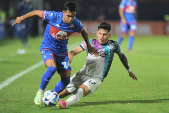 Buenos Aires, Argentina.- In the photos taken on July 20, 2023, during the match between Libertad and Tigre for the Copa Sudamericana at the José Dellagiovanna Stadium, located in San Fernando, Province of Buenos Aires. With a goal from Alexander Barboza, Libertad beat Tigre 1-0, in the second leg of the 2023 Copa Sudamericana playoffs. With this result, the Paraguayan team advanced to the next stage of the continental tournament.