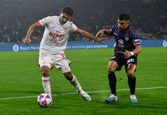 Córdoba, Argentina.- In the photos taken on July 10, 2023, during the match between Talleres and Unión on date 24 of the Professional League at the Mario Alberto Kempes Stadium. Talleres equalized 0-0 against Unión, a result that postponed the coronation of River Plate. El Millonario secured first place and this result forces T to win next Friday against Huracán in Parque Patricios to continue their tournament dispute.