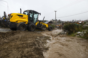 Bariloche, Argentina.- En las fotos tomadas el 5 de julio del 2023, muestra las zonas afectadas por las intensas lluvias en Bariloche, Argentina. El Servicio Meteorológico Nacional pronóstico nevadas en diferentes áreas de las provincias de Río Negro, Neuquén y Chubut emitiendo el estado de alerta naranja. En Bariloche el área seguirá afectada por lluvias fuertes y persistentes con valores de lluvia acumulada de entre 40 y 80 mm. Mientras que en las zonas más altas de la cordillera la precipitación podría ser en forma de nieve según el informe del SMN.