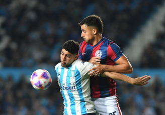 Buenos Aires, Argentina.- In the photos taken on July 5, 2023, during the match between San Lorenzo and Racing for the Argentine Professional League title at the Cilindro de Avellaneda. San Lorenzo drew 1-1 with Racing in a controversial duel, with one expelled by side, unsanctioned penalty claims and a draw that left Boedo's team without a chance to fight River for the title.