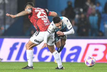 Buenos Aires, Argentina.- En las fotos tomadas el 24 de julio del 2023, durante el partido entre Racing y Central Córdoba por la jornada 26 de la Liga Profesional Argentina en el Estadio Presidente Perón (Cilindro de Avellaneda). Racing venció por 3-1 a Central Córdoba como local. Para Racing los goles fueron marcados por Juan Nardoni (a los 40 minutos), Agustín Ojeda (a los 46 minutos) y Nicolás Oroz (a los 57 minutos). Para Central Córdoba el gol fue marcado por Enzo Kalinski (a los 66 minutos).