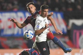 Buenos Aires, Argentina.- En las fotos tomadas el 19 de julio del 2023, durante el partido entre San Lorenzo e Independiente Medellín por la Copa Sudamericana en el Estadio Pedro Bidegain. Deportivo Independiente Medellín perdió 0-2 con San Lorenzo por el partido de vuelta del repechaje en la Copa Sudamericana y quedó eliminado del torneo.