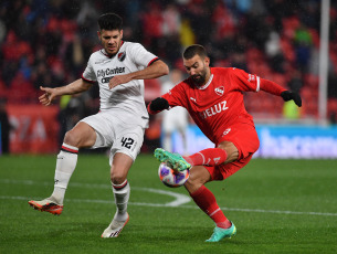 Buenos Aires, Argentina.- En las fotos tomadas el 11 de julio del 2023, durante el partido entre Independientel y Newell’s en el Estadio Libertadores de América cerrando la fecha 24 de la Liga Profesional. Independiente perdió 2-0 con Newell’s y no logra salir del fondo de la tabla de la Liga Profesional Argentina.