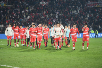 Mendoza, Argentina.- En las fotos tomadas el 20 de julio del 2023, durante el partido entre River Plate y Talleres por los 16avos de la Copa Argentina en el Estadio Malvinas Argentina. River Plate quedó eliminado en los 16avos de final de la Copa Argentina tras caer 1 a 0 con Talleres de Córdoba, que se impuso por el tanto de Rodrigo Garro a los 42 minutos del primer tiempo. El Millonario, que venía de obtener el título de la Liga Profesional el último sábado, es la tercera vez que queda eliminado en esta instancia de la Copa.