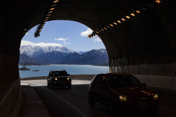 Mendoza, Argentina.- En las fotos tomadas el 7 de julio del 2023, turistas visitan la ciudad de Mendoza durante las vacaciones de invierno. Autoridades turísticas de la Argentina esperan que, en la temporada turística invernal, se ingresen unos 1.000 millones de dólares por gastos provenientes del casi millón y medio de visitantes extranjeros que se prevé recibir. "Esperamos más de 5,5 millones de turistas, con 1,5 millones de turistas del exterior, y un impacto económico de más de 1.000 millones de dólares en términos de turistas extranjeros", dijo el ministro de Turismo y Deportes de Argentina, Matías Lammens.