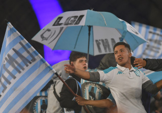 Buenos Aires, Argentina.- In the photos taken on July 5, 2023, during the match between San Lorenzo and Racing for the Argentine Professional League title at the Cilindro de Avellaneda. San Lorenzo drew 1-1 with Racing in a controversial duel, with one expelled by side, unsanctioned penalty claims and a draw that left Boedo's team without a chance to fight River for the title.