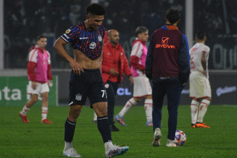 Córdoba, Argentina.- In the photos taken on July 10, 2023, during the match between Talleres and Unión on date 24 of the Professional League at the Mario Alberto Kempes Stadium. Talleres equalized 0-0 against Unión, a result that postponed the coronation of River Plate. El Millonario secured first place and this result forces T to win next Friday against Huracán in Parque Patricios to continue their tournament dispute.