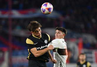 Buenos Aires, Argentina.- En las fotos tomadas el 26 de julio del 2023, durante el partido entre San Lorenzo y Platense en los 16avos de final de la Copa Argentina, en el Estadio Ciudad de Lanús. San Lorenzo y Platense empataron 0-0 y el Ciclón se impuso después 4-3 en la definición por penales. Así, el ganador se metió en los octavos de final del certamen federal, tras llegar ambos de sendas derrotas en el Torneo de la Liga.