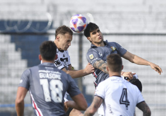 Buenos Aires, Argentina.- In the photos taken on July 25, 2023, during the match between Estudiantes and All Boys for the round of 16 of the Argentine Cup at the Centenario Ciudad de Quilmes Stadium. Estudiantes beat All Boy 1-0 and advanced to the round of 16, waiting for their next rival, the winner of the match between Independiente and Central Córdoba from Santiago del Estero.