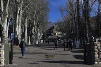 Mendoza, Argentina.- En las fotos tomadas el 12 de julio del 2023, muestra postales de la ciudad de Mendoza en medio de las vacaciones de invierno. La temporada de invierno promete buenos números para Argentina. Desde el Ministerio de Turismo estiman que se movilizarán 5,5 millones de personas alrededor del país que, junto con los extranjeros, sumarán un total de 7 millones de turistas.