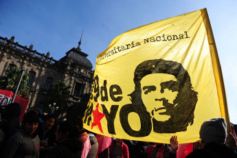 Jujuy, Argentina.- En las fotos tomadas el 20 de julio del 2023, durante una marcha contra la represión, la reforma en Jujuy y por la "Noche del Apagón". A un mes de la represión policial del 20 de junio en la provincia, que conicide además con los 47 años de la Noche del Apagón se realizaron protestas en todo el país para repudiar la represión en Jujuy impulsada por el gobierno de Gerardo Morales contra quienes se oponen a la reforma constitucional y homenajearon a las víctimas de los secuestros perpetrados en la última dictadura en la denominada "Noche del Apagón".