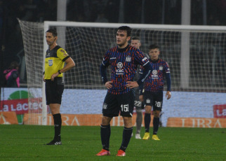 Córdoba, Argentina.- In the photos taken on July 10, 2023, during the match between Talleres and Unión on date 24 of the Professional League at the Mario Alberto Kempes Stadium. Talleres equalized 0-0 against Unión, a result that postponed the coronation of River Plate. El Millonario secured first place and this result forces T to win next Friday against Huracán in Parque Patricios to continue their tournament dispute.