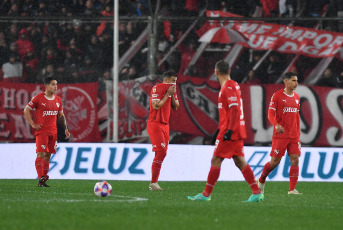 Buenos Aires, Argentina.- En las fotos tomadas el 11 de julio del 2023, durante el partido entre Independientel y Newell’s en el Estadio Libertadores de América cerrando la fecha 24 de la Liga Profesional. Independiente perdió 2-0 con Newell’s y no logra salir del fondo de la tabla de la Liga Profesional Argentina.