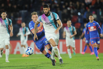 Buenos Aires, Argentina.- In the photos taken on July 20, 2023, during the match between Libertad and Tigre for the Copa Sudamericana at the José Dellagiovanna Stadium, located in San Fernando, Province of Buenos Aires. With a goal from Alexander Barboza, Libertad beat Tigre 1-0, in the second leg of the 2023 Copa Sudamericana playoffs. With this result, the Paraguayan team advanced to the next stage of the continental tournament.