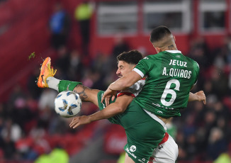 Buenos Aires, Argentina.- En las fotos tomadas el 21 de agosto del 2023, durante el partido entre Huracán y Banfield en el Estadio Tomás Adolfo Ducó por la primera fecha de la Zona A de la Copa de la Liga Profesional. Huracán venció a Banfield 2-0 con goles de Cóccaro y Cordero.