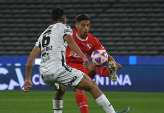 Córdoba, Argentina.- En las fotos tomadas el 15 de agosto del 2023, durante el partido entre Independiente y Central Córdoba de Santiago del Estero, ambos de Primera División, en el cierre de los 16avos de final de la Copa Argentina en el Estadio Mario Alberto Kempes. Independiente eliminó por penales (7-6) a Central Córdoba de Santiago del Estero y se clasificó a los octavos de final de la Copa Argentina. En la próxima instancia el equipo de Avellaneda, se medirá con Estudiantes de La Plata.