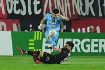 Rosario, Argentina.- En las fotos tomadas el 21 de agosto del 2023, durante el partido entre Newell’s y Central Córdoba de Santiago del Estero por la fecha 1 de la Zona B de la Copa de la Liga Profesional 2023 en el estadio Marcelo Bielsa. Newell's venció por 2-0 a Central Córdoba con goles de Gustavo Damián Canto (en contra) y Brian Nicolás Aguirre.