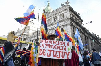 Buenos Aires, Argentina.- In the photos taken on August 9, 2023, representatives of 400 indigenous communities continue camping in front of the Supreme Court of Justice awaiting the ruling on the violence in Jujuy. Less than a week before the Open, Simultaneous and Mandatory Primary (Paso) elections, indigenous people from Argentina demand that the reform of Jujuy's Magna Carta imposed by Governor Gerardo Morales be declared unconstitutional.