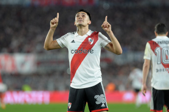 Buenos Aires, Argentina.- En las fotos tomadas el 1 de agosto del 2023, durante el partido entre River Plate y el brasileño Inter de Porto Alegre por la ida de los octavos de final de la Copa Libertadores 2023 en el Estadio Monumental. River Plate derrotó como local a Porto Alegre por 2-1, ante más de 85.000 espectadores. El ecuatoriano Enner Valencia (45+1) puso al frente al equipo brasileño, pero River lo dio vuelta en el segundo tiempo con un doblete de Pablo Solari (65 y 78), que entró como suplente.