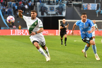 Buenos Aires, Argentina.- En las fotos tomadas el 3 de agosto del 2023, durante el partido entre Banfield y Estudiantes de Río Cuarto en el Estadio Único Diego Armando Maradona por la Copa Argentina. Banfield perdió 1-0 con Estudiantes de Río Cuarto. Estudiantes de Río Cuarto igualó su campaña más grande en la competencia, ya que antes alcanzó los octavos de final de la Copa Argentina en 2020.