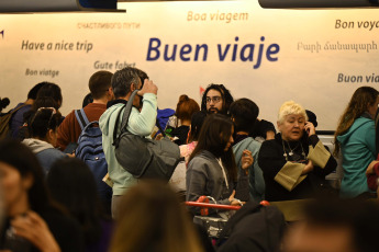 Buenos Aires, Argentina.- En las fotos tomadas el 15 de agosto del 2023, muestra el Aeroparque Jorge Newbery, que registra demoras y cancelaciones en los vuelos. Una medida de fuerza imprevista iniciada por trabajadores de la empresa Intercargo genera demoras y decenas de vuelos cancelados en los aeropuertos de Ezeiza, Aeroparque y en la provincia de Córdoba. Hubo casi 10 mil pasajeros afectados, todos ellos correspondientes a vuelos de las empresas JetSmart y Latam.