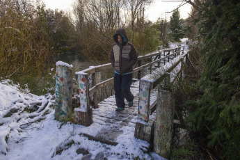 Bariloche, Argentina.- En las fotos tomadas el 23 de agosto del 2023, muestra la ciudad de Bariloche en medio de las intensas nevadas. Las zonas altas de la Ruta Nacional 40 entre Bariloche y El Bolsón presentan nieve, por eso Vialidad Nacional solicitó extremar las medidas de precaución al conducir, además el parque nacional Nahuel Huapi informó el cierre de senderos por lluvias y viento.