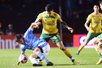 Santa Fe, Argentina.- En las fotos tomadas el 6 de septiembre del 2023, durante el partido entre Defensa y Justicia y Estudiantes, de Río Cuarto en el Estadio Brigadier General Estanislao López. Defensa y Justicia se clasificó a los cuartos de final de la Copa Argentina tras superar por penales (6-5) a Estudiantes de Río Cuarto luego de empatar sin goles en el tiempo reglamentario.