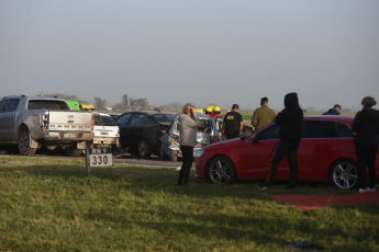 Córdoba, Argentina.- En las fotos tomadas el 11 de septiembre del 2023, muestra un choque múltiple en la ruta provincial 13, entre Villa del Rosario y Luque, en el departamento cordobés de Río Segundo. Dos personas murieron en accidentes ocurridos en la ruta provincial 13, entre las localidades cordobesas de Villa del Rosario y Luque, y sobre la autopista Rosario-Córdoba, donde colisionaron al menos unos 30 vehículos en cadena, y ambos choques fueron provocados por una nube de tierra originada por fuertes vientos que soplaron en esas zonas del país.