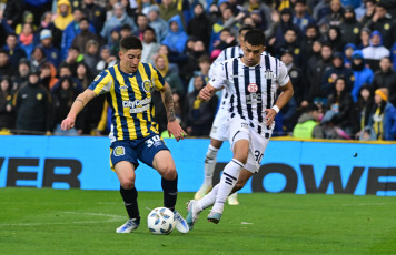 Rosario, Argentina.- In the photos taken on September 3, 2023, during the match between Rosario Central and Talleres, from Córdoba at Gigante de Arroyito, for the third date of Zone A of the League Cup. Rosario Central defeated Talleres 2-0. The goals were converted by the offensive midfielders Jaminton Campaz and Ignacio Malcorra, at the end of the first half.