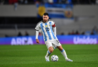 Buenos Aires, Argentina.- En la foto tomada el 7 de septiembre de 2023, Argentina, el campeón mundial liderado por su capitán Lionel Messi, inicia esta noche su camino hacia la defensa del título en el Mundial 2026 de Estados Unidos, México y Canadá, cuando reciba a Ecuador en el estadio Monumental.