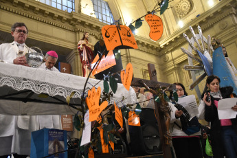 Buenos Aires, Argentina.- In photos taken on September 26, 2023, the Archbishop of Buenos Aires, Monsignor Jorge García Cuerva, celebrated a mass in Plaza Constitución in solidarity with the victims of human trafficking, with the motto "For a society without slaves or excluded". It is a traditional celebration that has been going on for 16 consecutive years and was initially promoted by the then Buenos Aires archbishop Jorge Bergoglio, today Pope Francis.